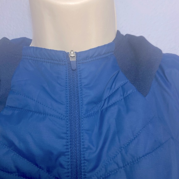 North face flash dry vest with hood and full zipper for women - Picture 10 of 13